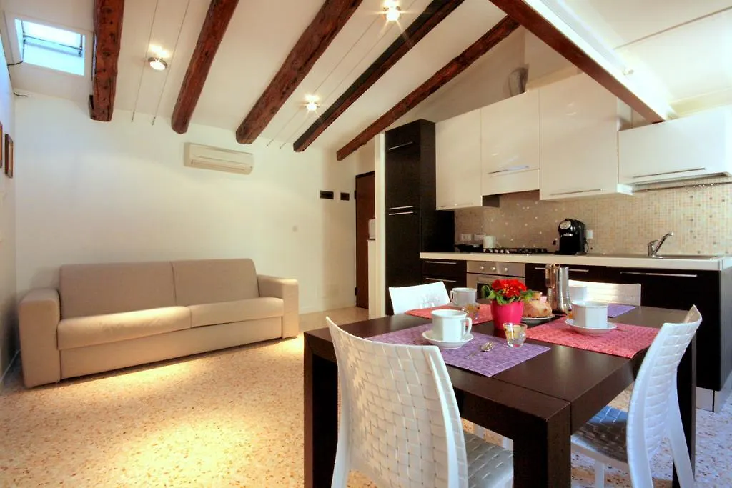 Biennale Apartment Venice 0*,