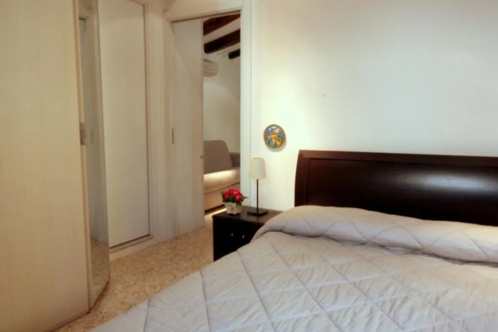 Biennale Apartment Venice 0*,  Italy